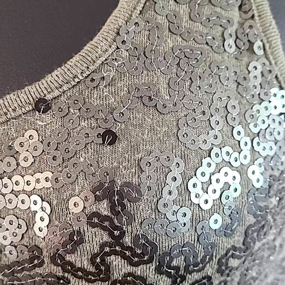 Excellent Old Navy Women Green Sequin Embellished Sleeveless Tank Top Size Large - Picture 2 of 7